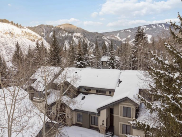Beaver Creek Luxury Vacation Accommodation 200 Yard to Lift